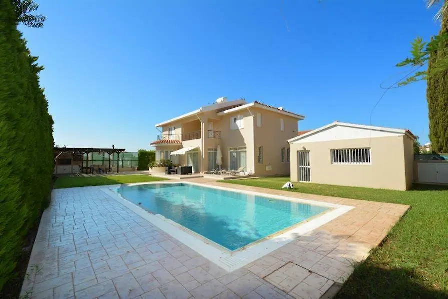 Villa Daryah Sirina Bay의 연락처